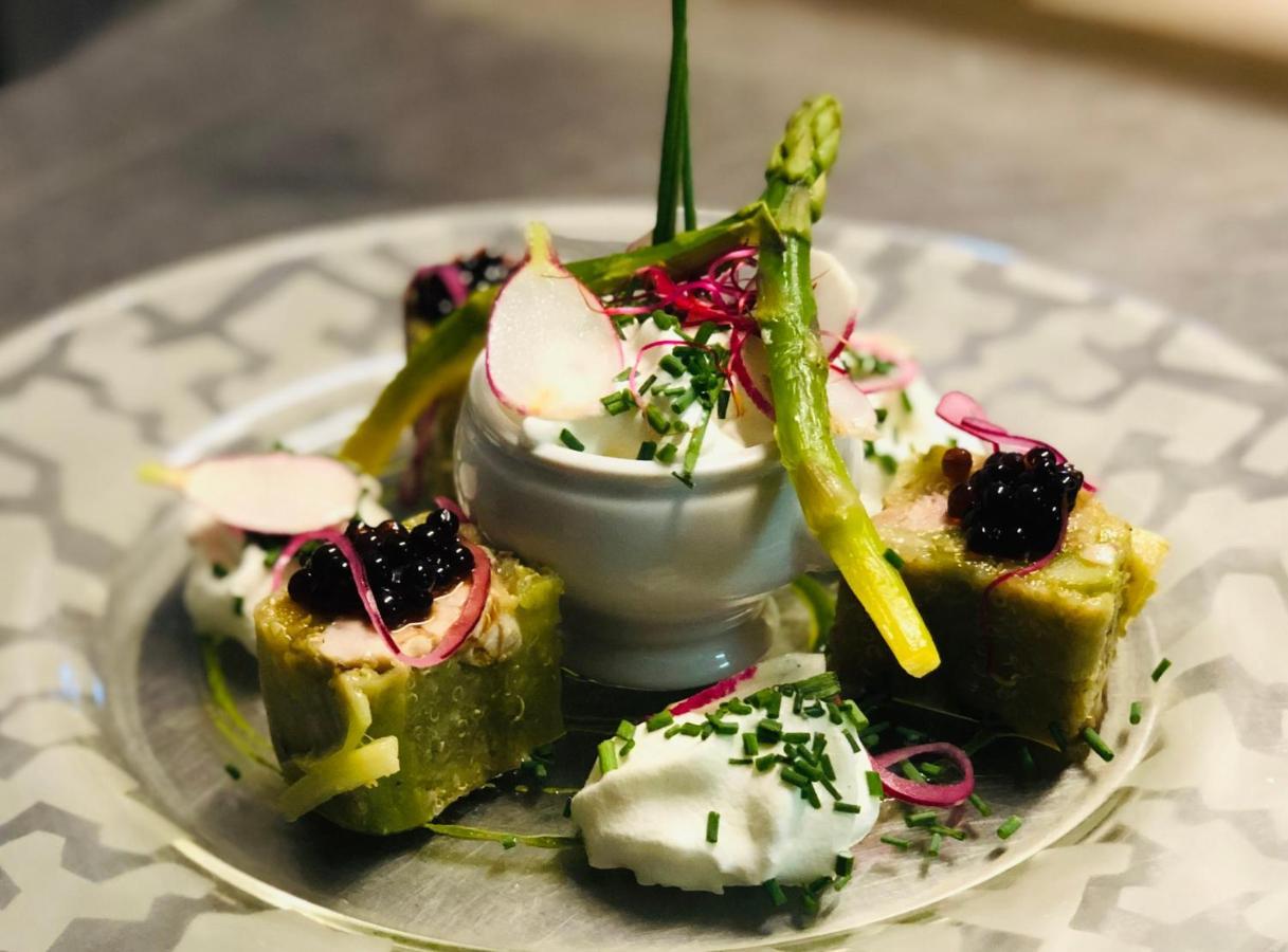 Hotel Lou Caleu Restaurant Le Rocher Des Abeilles Saint-Martin-de-Castillon Buitenkant foto