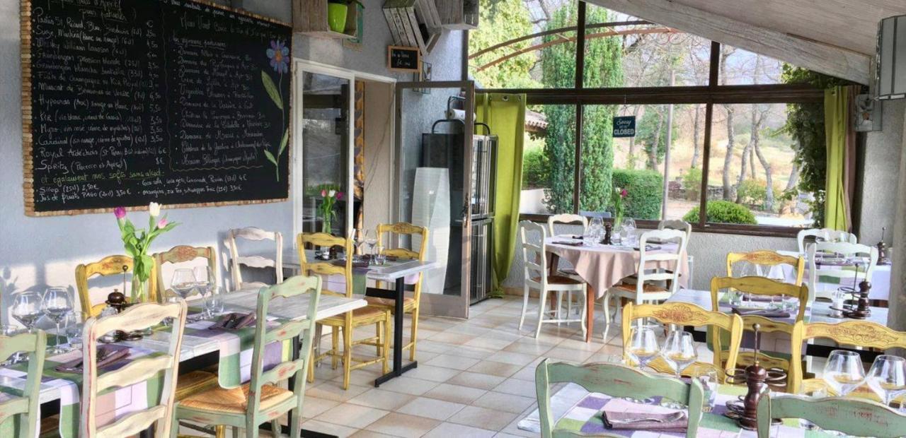 Hotel Lou Caleu Restaurant Le Rocher Des Abeilles Saint-Martin-de-Castillon Buitenkant foto