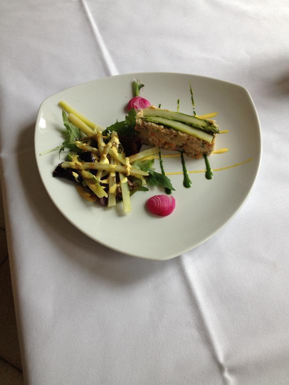Hotel Lou Caleu Restaurant Le Rocher Des Abeilles Saint-Martin-de-Castillon Buitenkant foto