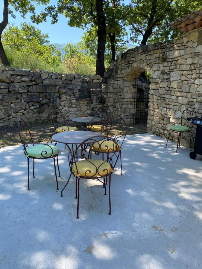 Hotel Lou Caleu Restaurant Le Rocher Des Abeilles Saint-Martin-de-Castillon Buitenkant foto