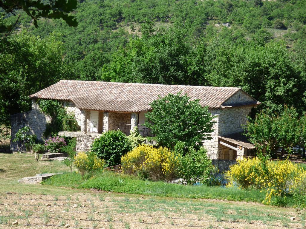 Hotel Lou Caleu Restaurant Le Rocher Des Abeilles Saint-Martin-de-Castillon Buitenkant foto