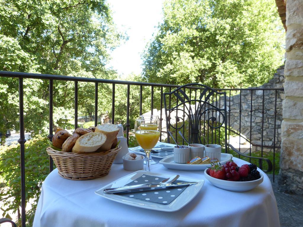 Hotel Lou Caleu Restaurant Le Rocher Des Abeilles Saint-Martin-de-Castillon Buitenkant foto