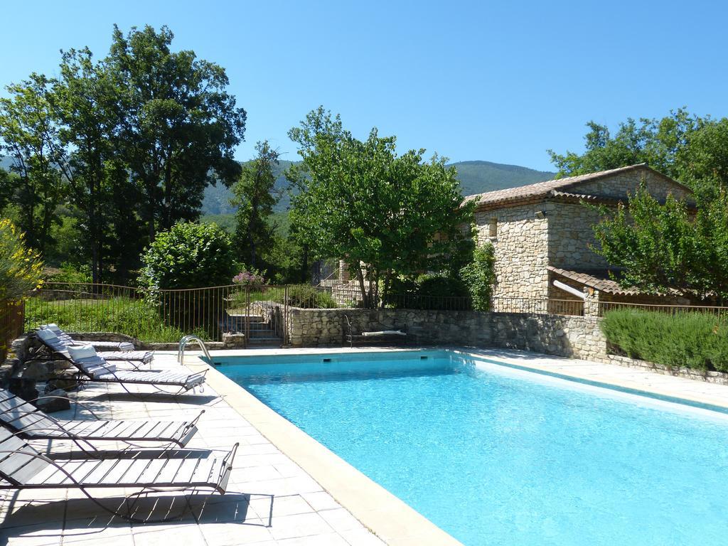 Hotel Lou Caleu Restaurant Le Rocher Des Abeilles Saint-Martin-de-Castillon Buitenkant foto