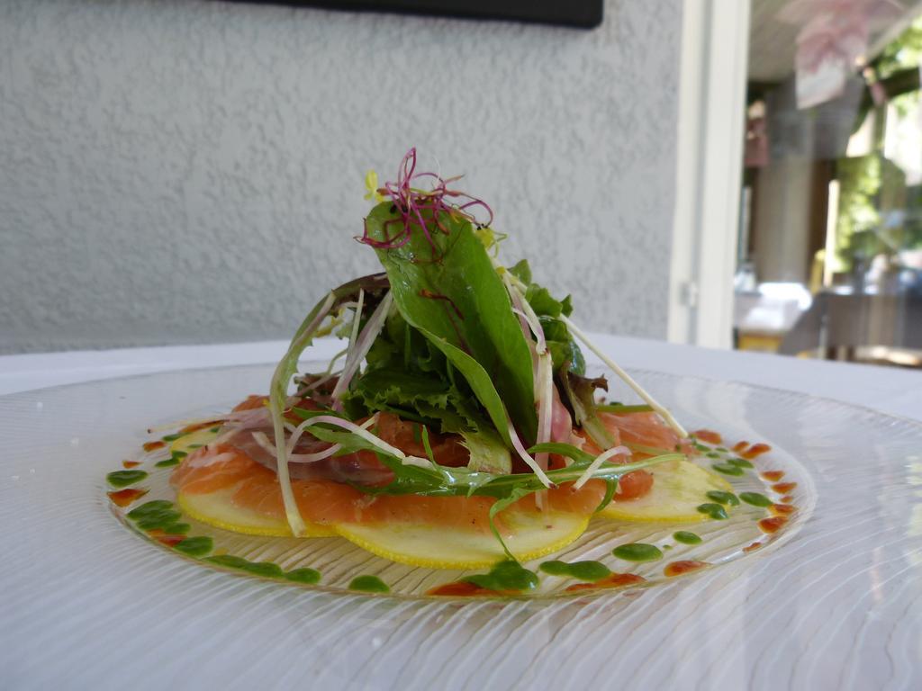 Hotel Lou Caleu Restaurant Le Rocher Des Abeilles Saint-Martin-de-Castillon Buitenkant foto